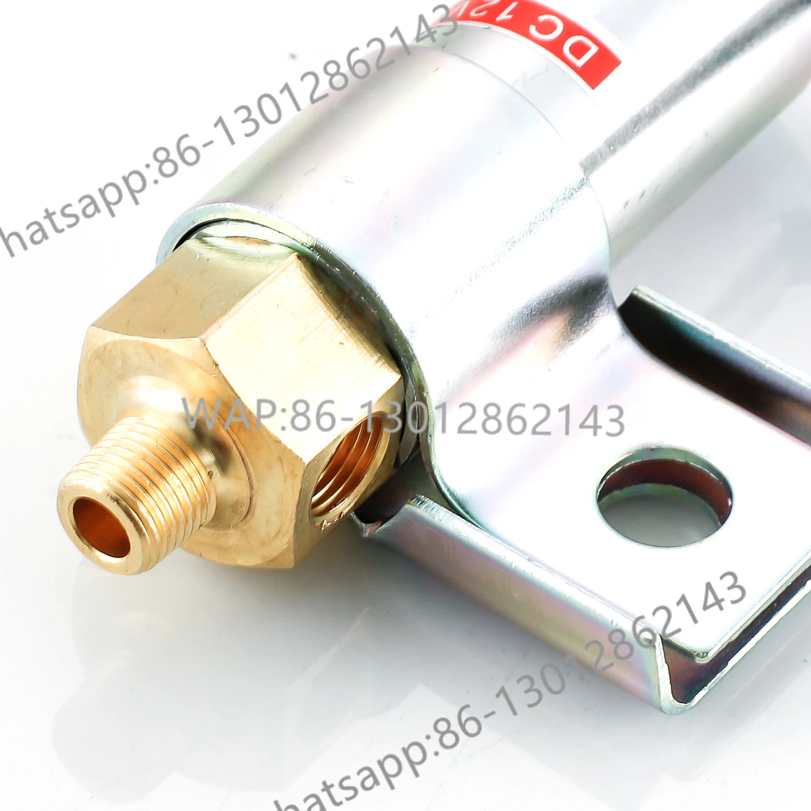 F22490412.7-liter 400 horsepower diesel engine fan clutch air solenoid valve A06-26631-000 is suitable for international173.1103