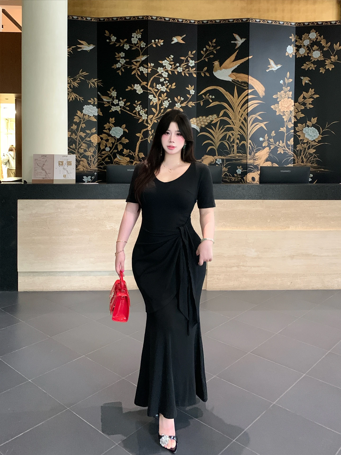 

Сексуальное платье-футляр большого размера с эффектом двухслойности, квадратным вырезом и завышенной талией, в стиле «рыбий хвост»