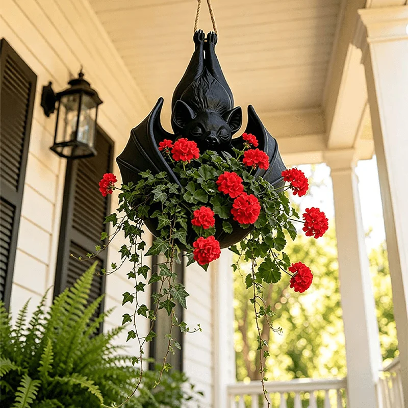 Gothic Bat Wall Hanging Planter & Storage Basket, Resin Vine Pot for Indoor Outdoor Balcony Decor, with Hanging Bracket.