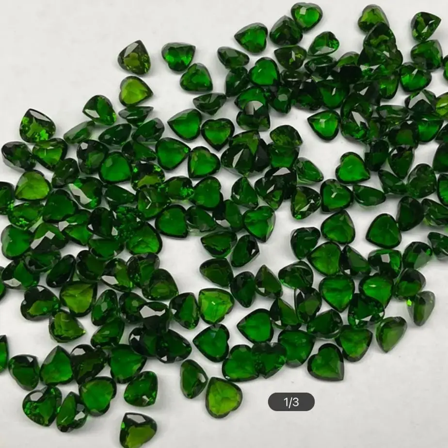 Wholesale 10pcs Genuine Diopside Bead Cabochon 4mm Hearts Brilliant-cut Semi-Precious Gemstone Cabochon Ring Face For Jewelry