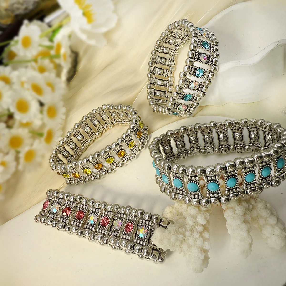 Vintage Rhinestone Elastic Bracelet For Women Holiday Leisure Daily Wear Fashion Decorative Jewelry