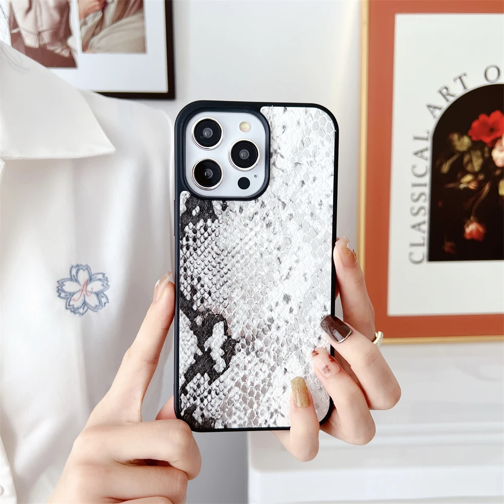 Fashion brand lovely snakeskin leather phone case For iphone 16 15 14 13 12 Pro Max soft cover fundas
