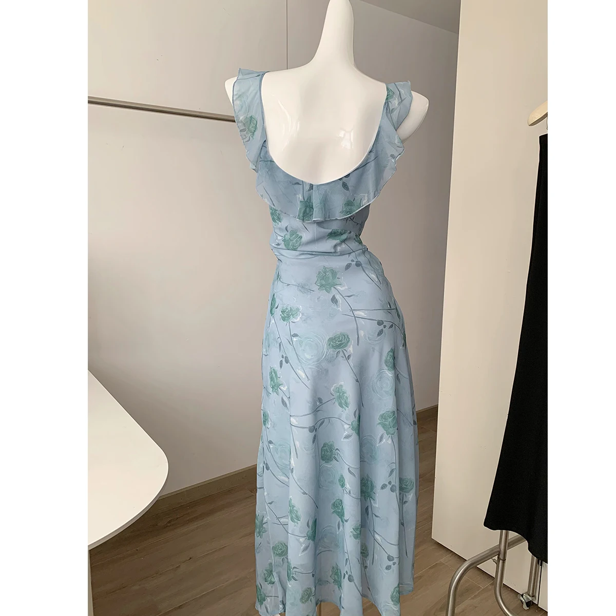 Robe longue d'été à volants pour femmes, col en V, sans manches, Slim, Sexy, vacances, plage, florale