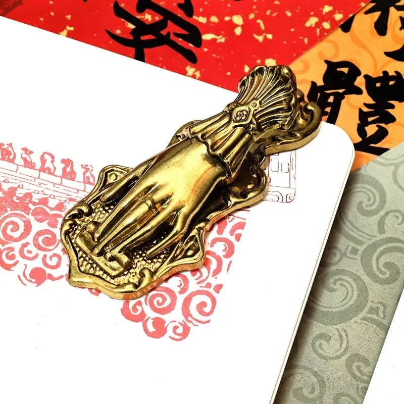 Gold Color Vintage Notebook Clip Hand Shaped Book Clip Metal Gilded Hand Sleeve Book Decoration Storage Clip