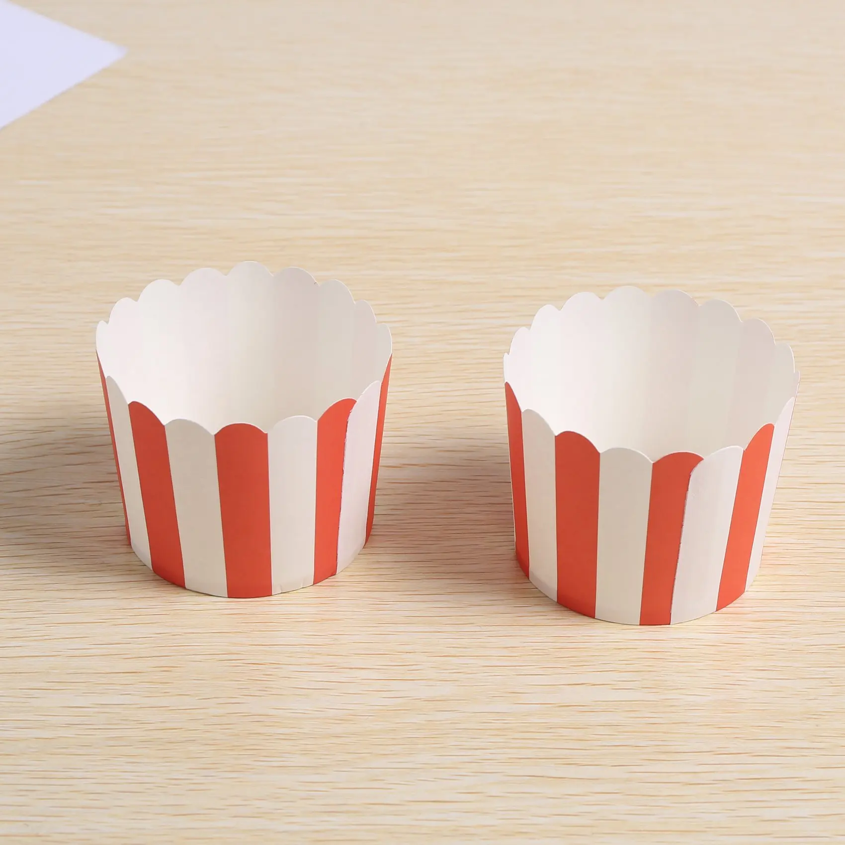 50X Cupcake Wrapper Papier Kuchen Fall Backförmchen Liner Muffin Küche Backen Rote Streifen SQ