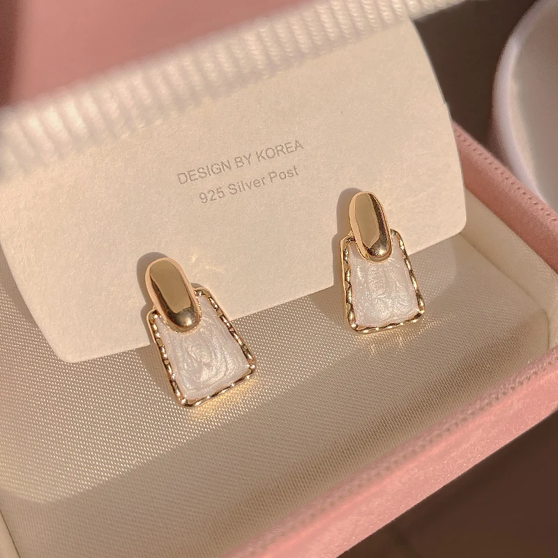 

White Enamel Trapezoid Women's Small Earrings Geometric Statement Stud Earrings Gold Color Oval Top Unusual Earrings brincos