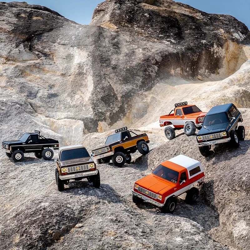 Nuevo modelo de camioneta pickup retro Chevrolet K5 Blazer FMS 1:24, coche de escalada RC con control remoto.
