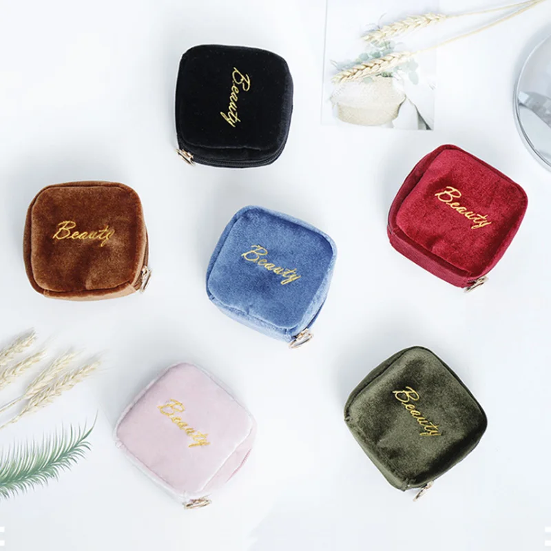 Fashion velvet Cosmetic Bag Girls Napkin Pad Organizer Napkin Towel Storage Bags Sanitary Pad Pouch Mini Folding Women Cute Bag