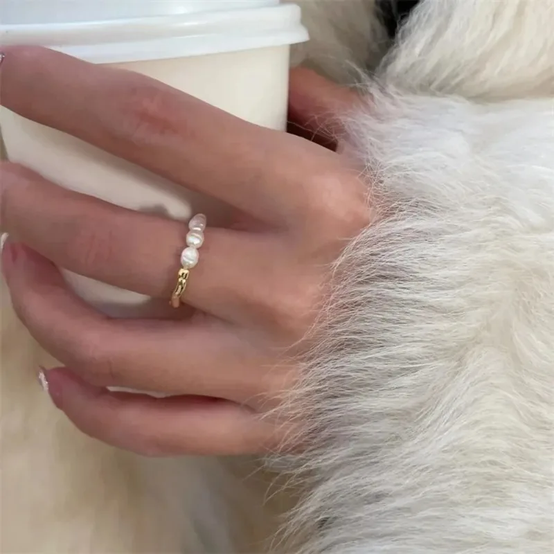 

Baroque elastic index finger ring wholesale light luxury fashion handmade ring new freshwater pearl geometric cool style