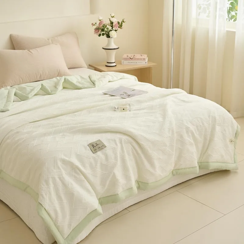 

Single/Queen/King Knitted Diamond Grid Jacquard Soybean Quilt