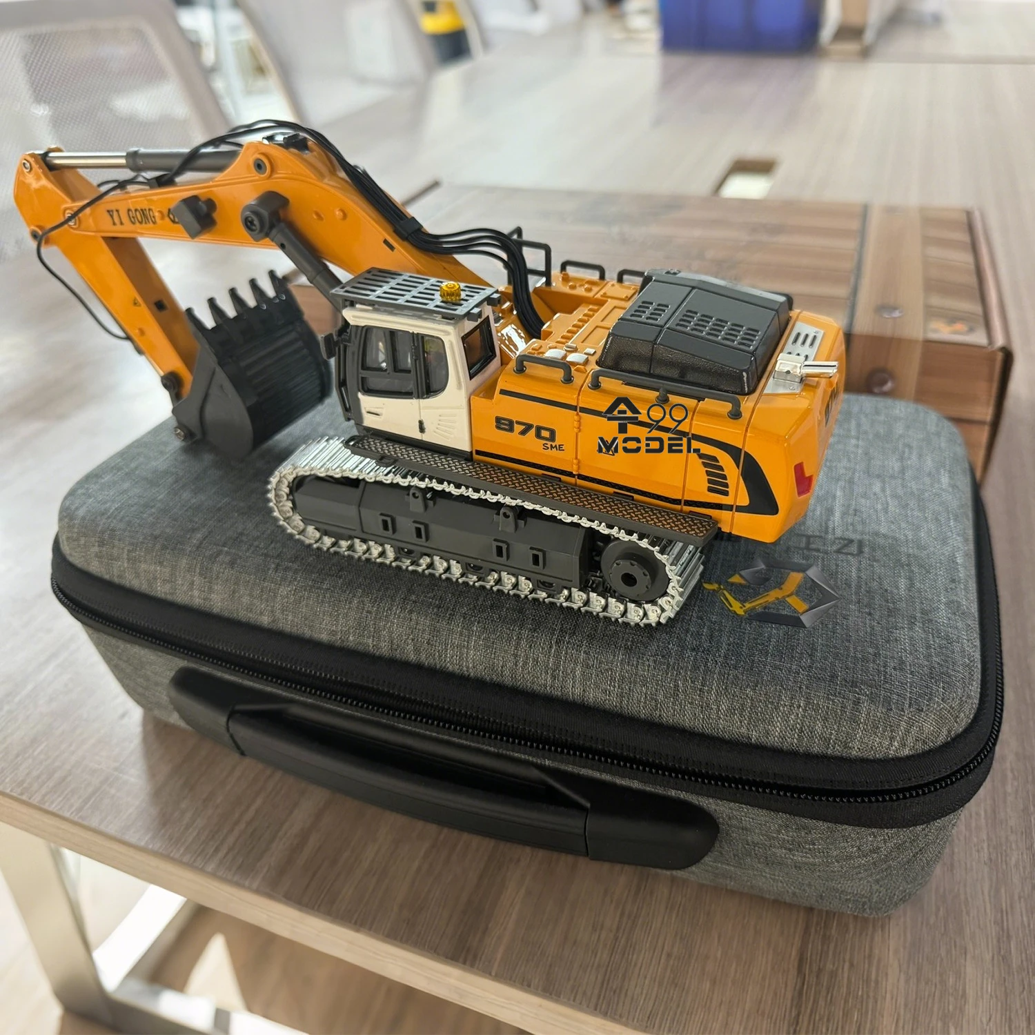 1/50 حفارة RC صغيرة 520 970 حفارة محاكاة كهربائية سطح المكتب RC سيارة لعبة الميكانيكية لودر أطفال بالريموت كنترول المتحمسين هدية