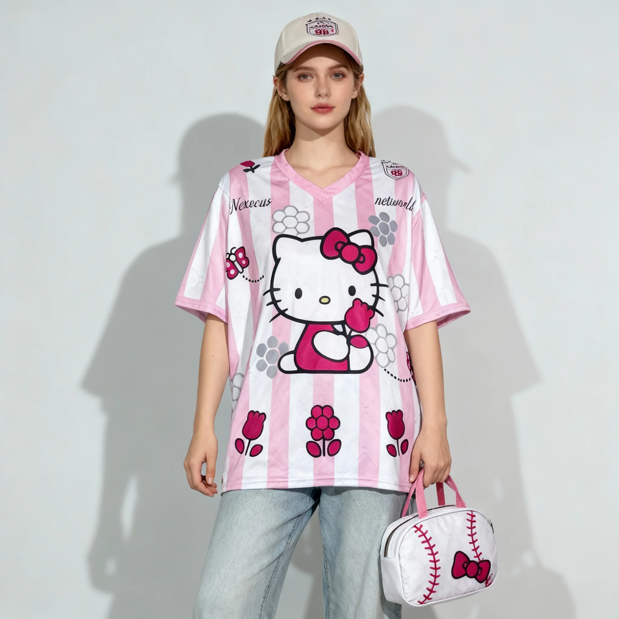 

2026 Sanrio Family Hello Kitty Theme Спортивная рубашка Милая и крутая американская уличная летняя футболка для женщин и взрослых, новый топ больших размеров