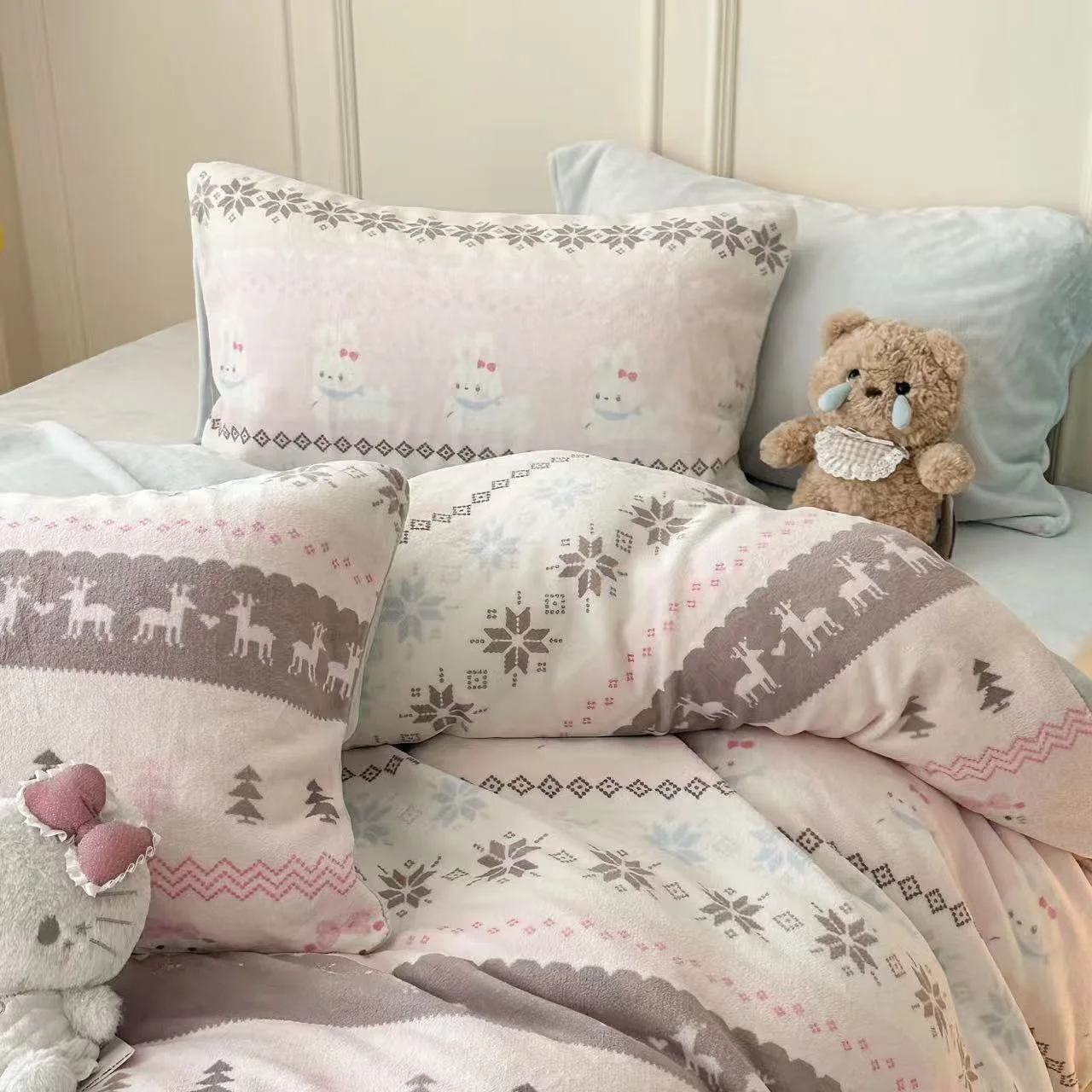 

Huace Milk Velvet Thiened Autumn Winter Bedroom Set Cute Soft Skin-friendly Warm Four-piece Bedding Set Lovers