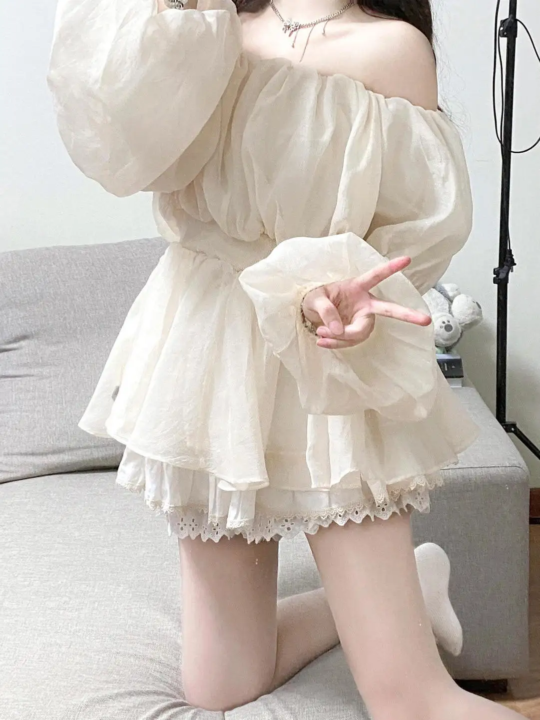 

Женская модная блузка Ele Slimming с одним рукавом, весенняя новинка, корейский стиль, с эффектом утяжки талии, рукав-фонарик