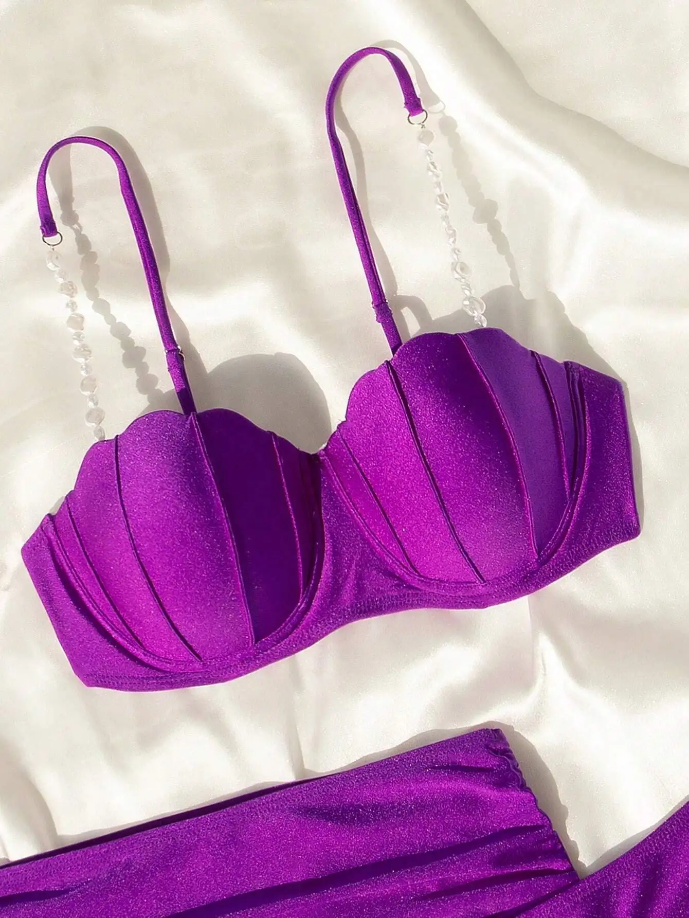 

Vibrant Purple 3-Piece Swimsuit Set Featuring Seashell-Style Cups And Pearl-Adorned Straps For Summer Beach Wear