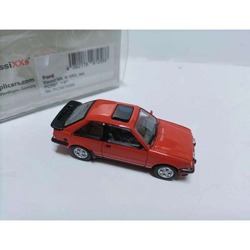 1:87 Scale Ford Escort MK3 XR3 Plastic Car Model Collection Ornaments