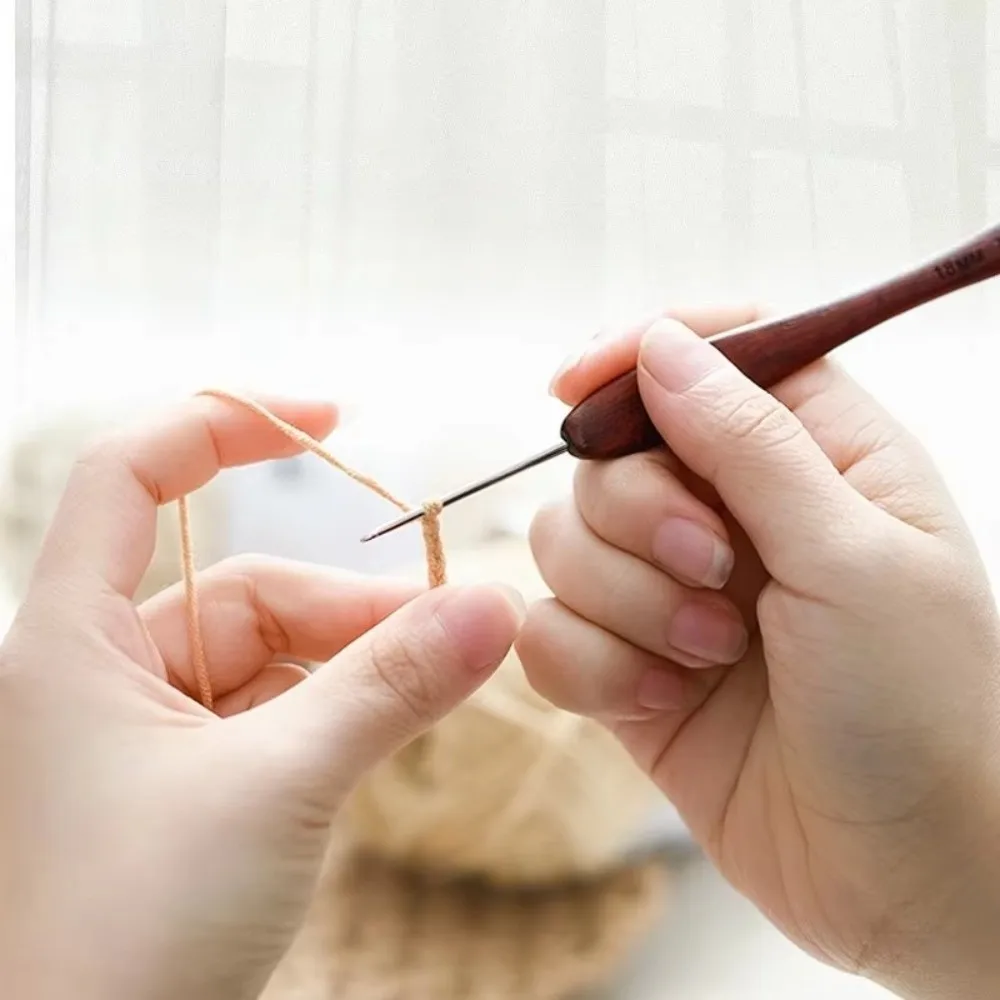 New 2.0-6.0MM Crochet Hook Sandalwood Handle Handmade Crafts Fine Hook Head Stainless Steel Crochet Hook Doll Weaving Tool