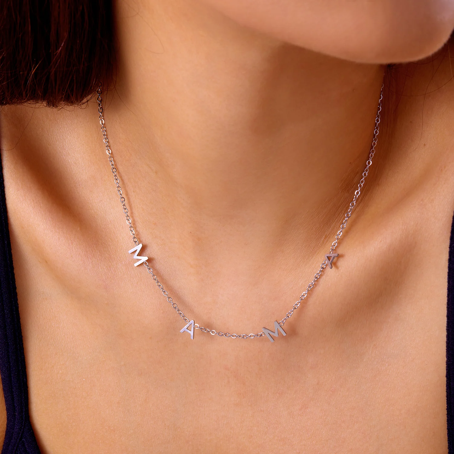 Halskette mit Mama-Buchstaben-Anhänger aus Edelstahl, schlicht, modisch, goldfarben, Schlüsselbein-Halsband für Frauen, perfektes Geschenk zum Muttertag – Detail 11