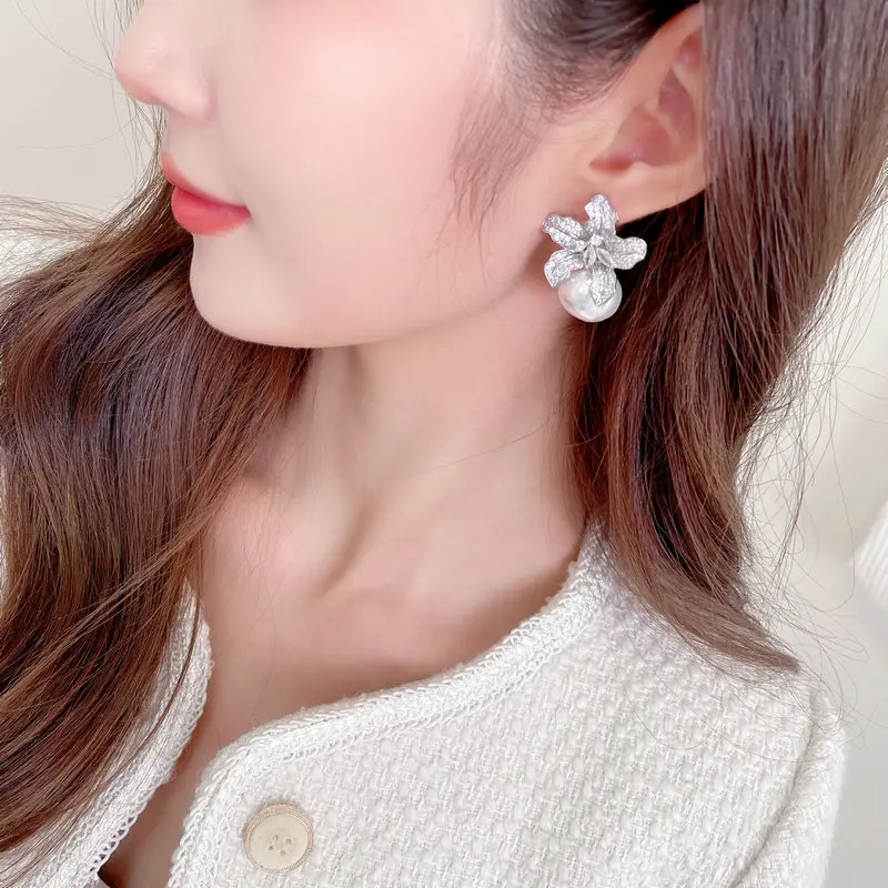 S925 Silver Needle Light Luxury Style Earrings Trendy And High Grade Lily Flower Earrings French Elegant Temperament Flower Pear