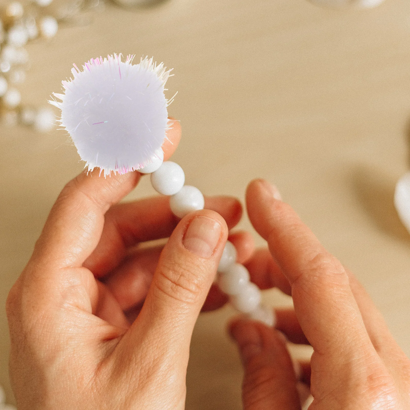 Pompons en Fibre Artificielle de Polypropylène, Paillettes Colorées, Décor IkWhite, Fournitures Artisanales en Vrac, 100 Pièces