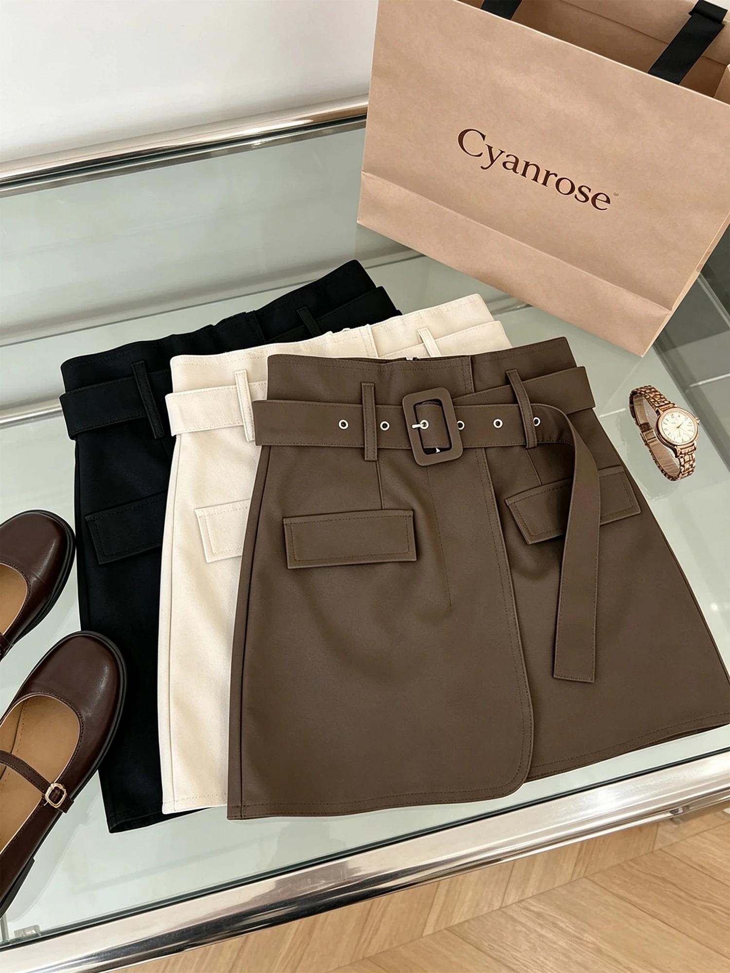 

Women's Retro Brown PU Leather Mini Skirt Y2K Gyaru Vintage American Short Skirt High Waist A-line Skirt for Women Summer 2026