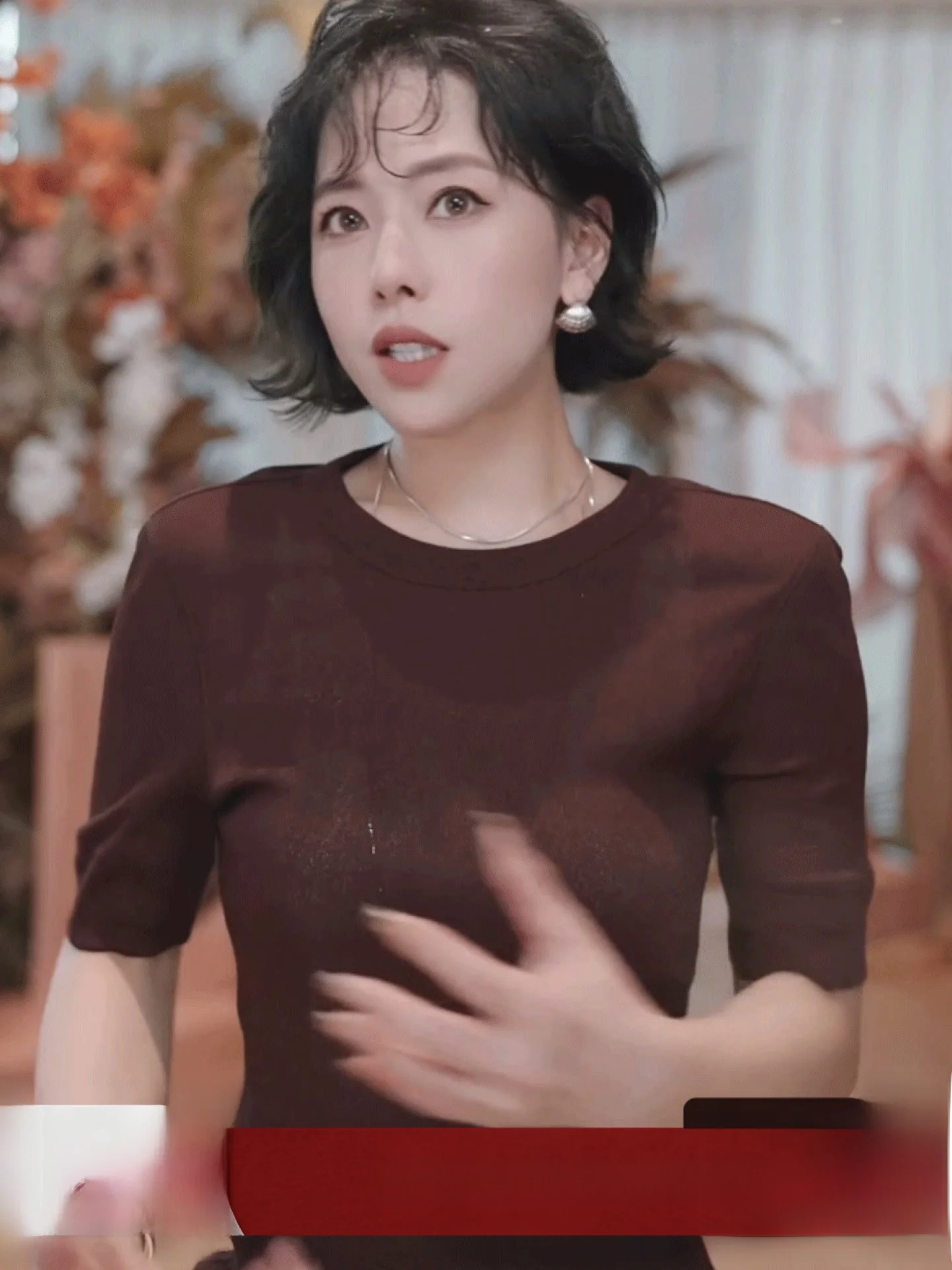 

Облегающий трикотажный топ с круглым вырезом, повседневный, простой дизайн, весенняя коллекция, женская мода