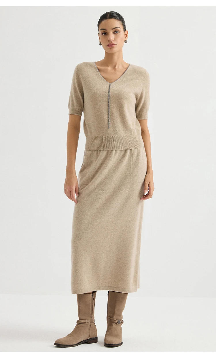 BD3621750 Damen-Pullover aus 100% Kaschmir mit V-Ausschnitt, kurzen Ärmeln, hängendem Kettendetail, weich, dezenter Luxus, elegant, für den frühen Herbst. – Detail 7