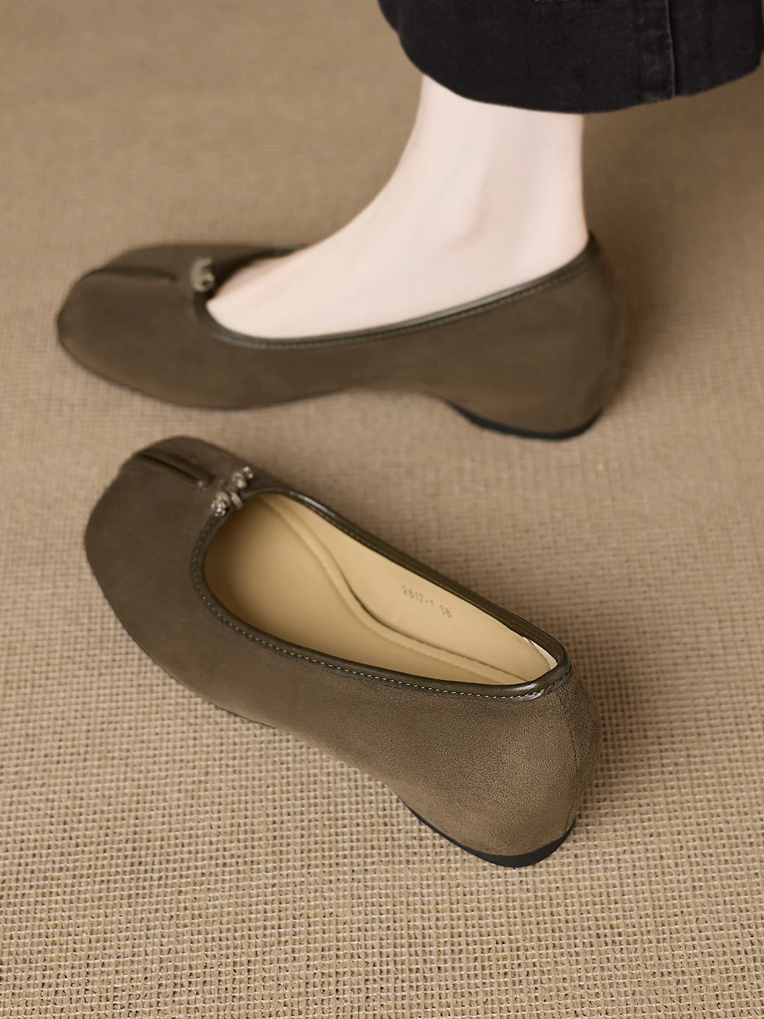 retro-split-toe-women's-slip-on-ballet-flats-comfortable-non-slip-rubber-sole-soft-leather-inner-autumn-fashion-single-shoes