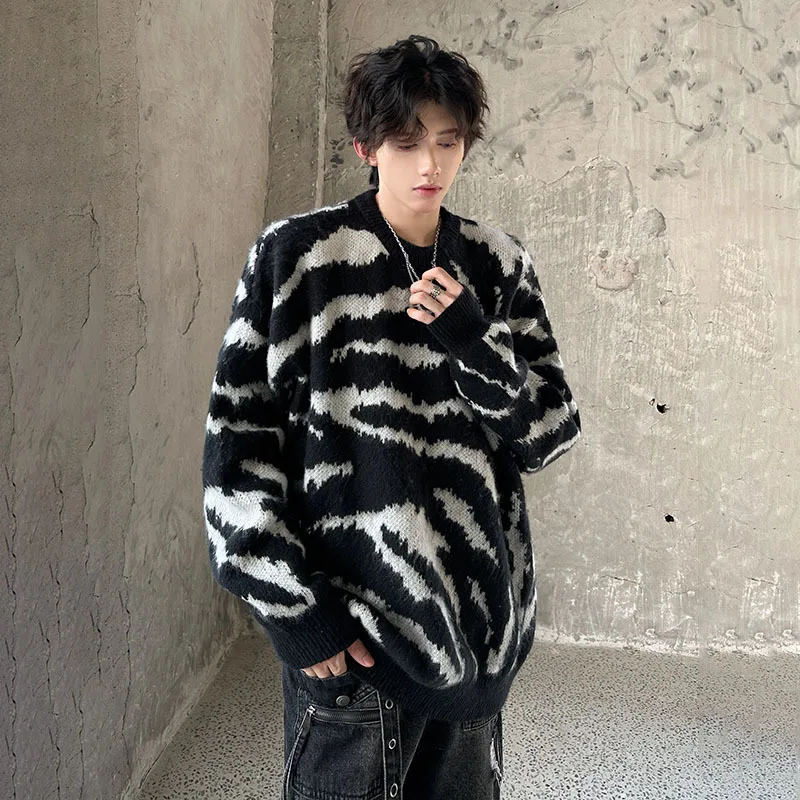 WTHT Trendy Men‘s Striped Contrast Color Knit Casual Sweater Fashion 2025 Autumn Round Collar Long Sleeves Pullover Male 2A2157