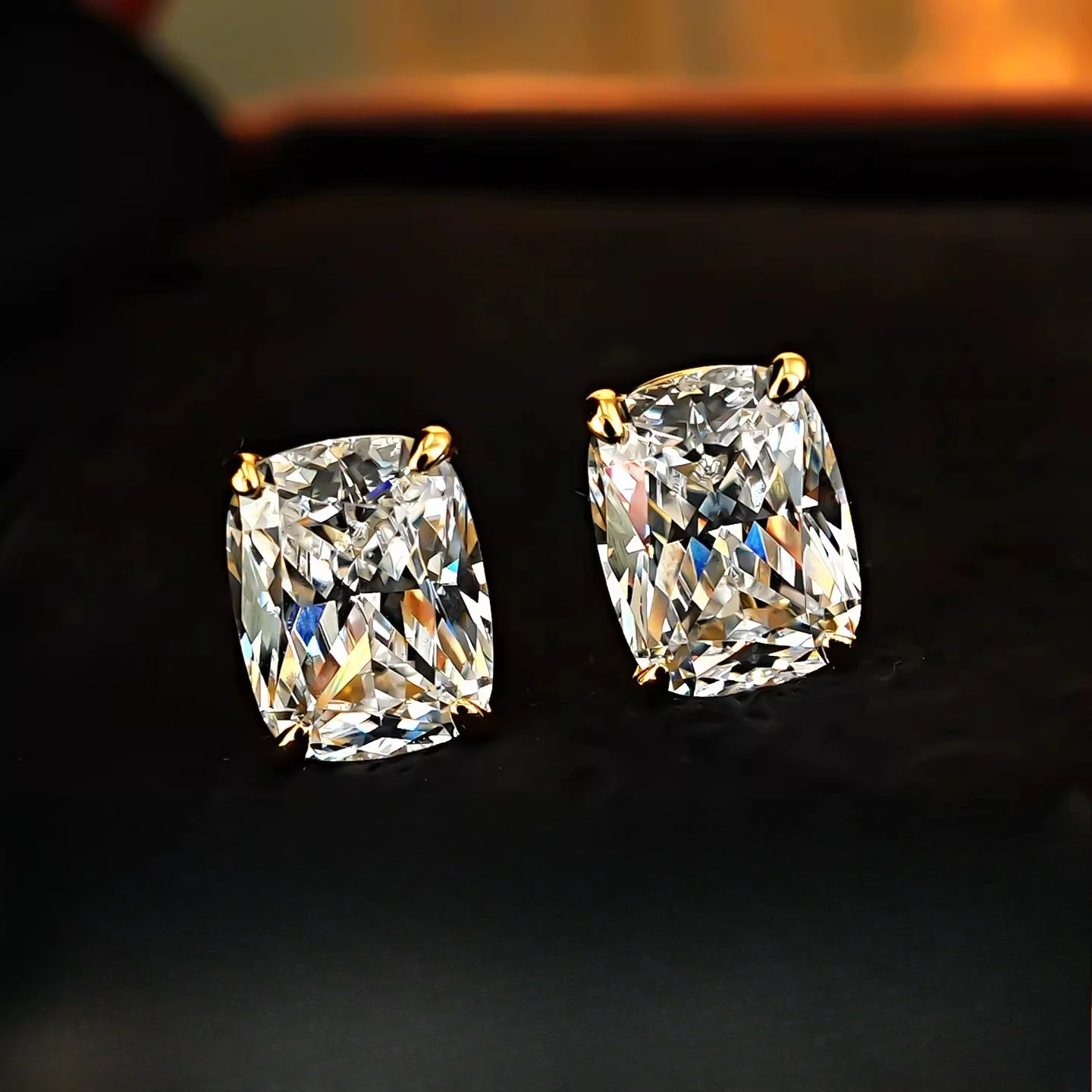 

925 silver ear nail 3-carat flash broken ice cut zircon simple temperament, give girlfriend's birthday gift