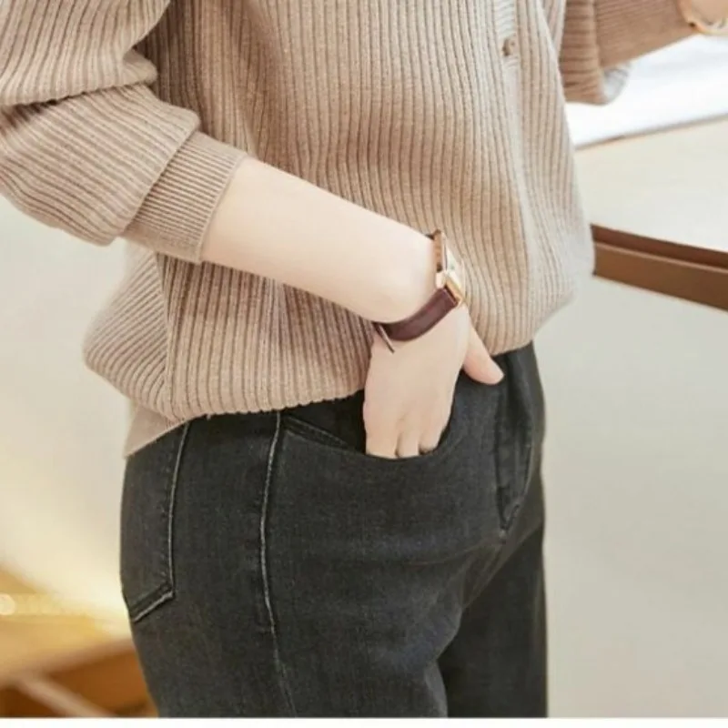 Autumn and Winter Women\'s Solid Color Pullover V-Neck Fake Two Piece Button Slim Fit Long Sleeve Sweater Fashion Elegant Tops