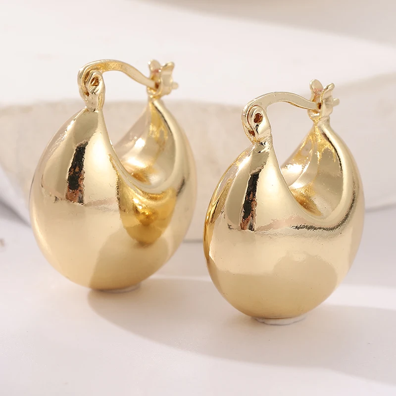 Modische Klassische Vergoldete Chunky Hoop Ohrringe für Damen Vintage Einfaches Design Bankett Hochzeit Verlobung Schmuck Accessoire