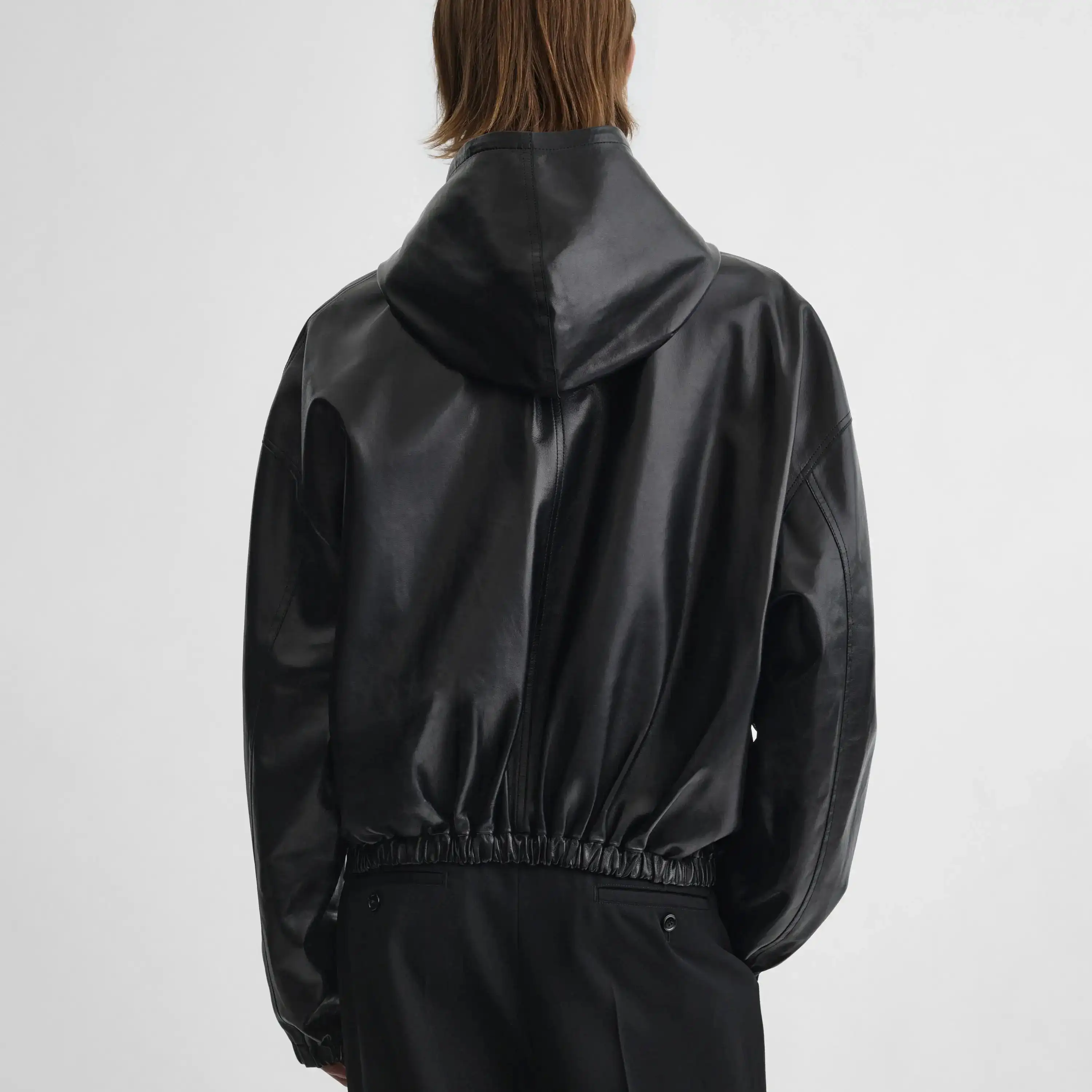 يتم إصدار السترة الجديدة غير الرسمية والعصرية لملابس النساء في وقت مضى. سترة فيبي فيلو عالية الجودة باللون الأسود