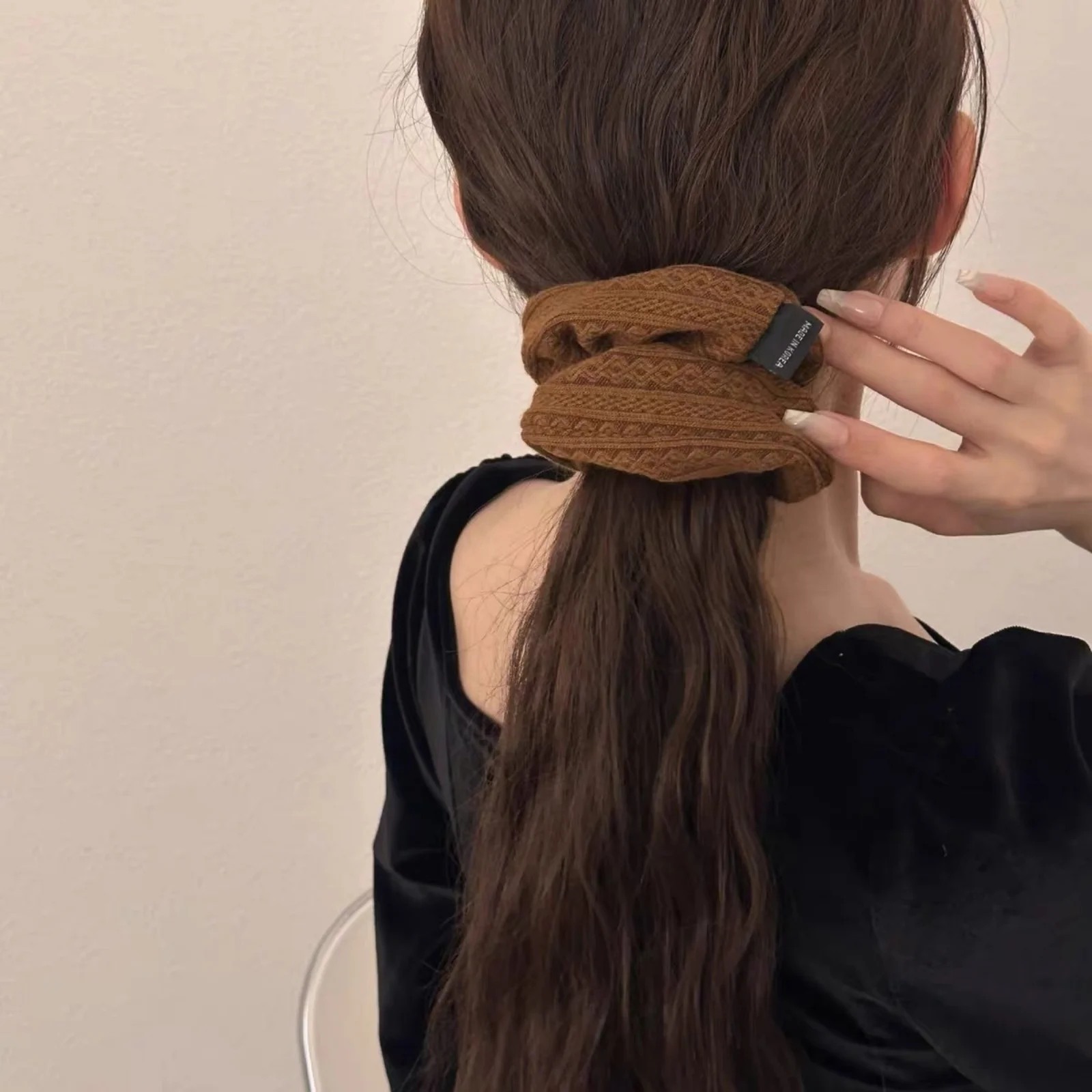 3pcs Autumn/Winter Milk Coffee-Colored Fabric Vintage Pattern Scrunchies, Women's High Ponytail Hair Flowers, Hair Strings, Rubb
