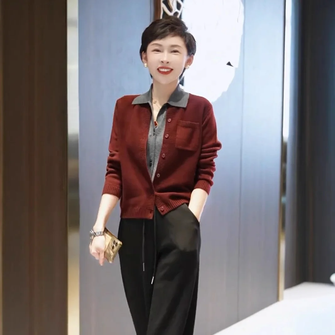 

Stacked Single Breasted Knit Sweater with Sleeveless Lapel and Knit Lining