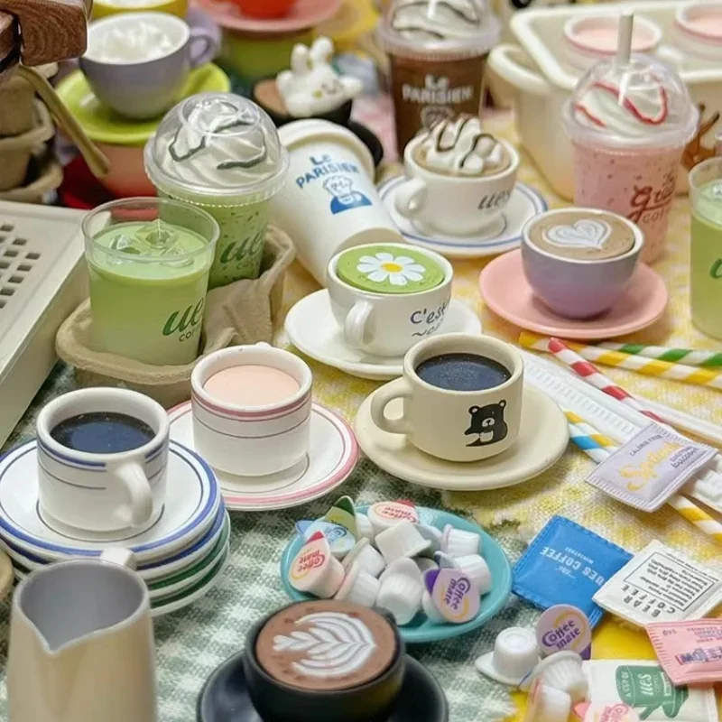 Mini modèle de maison de beurre, accessoires de meubles, tasse à café, herbe, Blyth, soldat Lol, décor de scène, produits micro-défectueux, 1:6