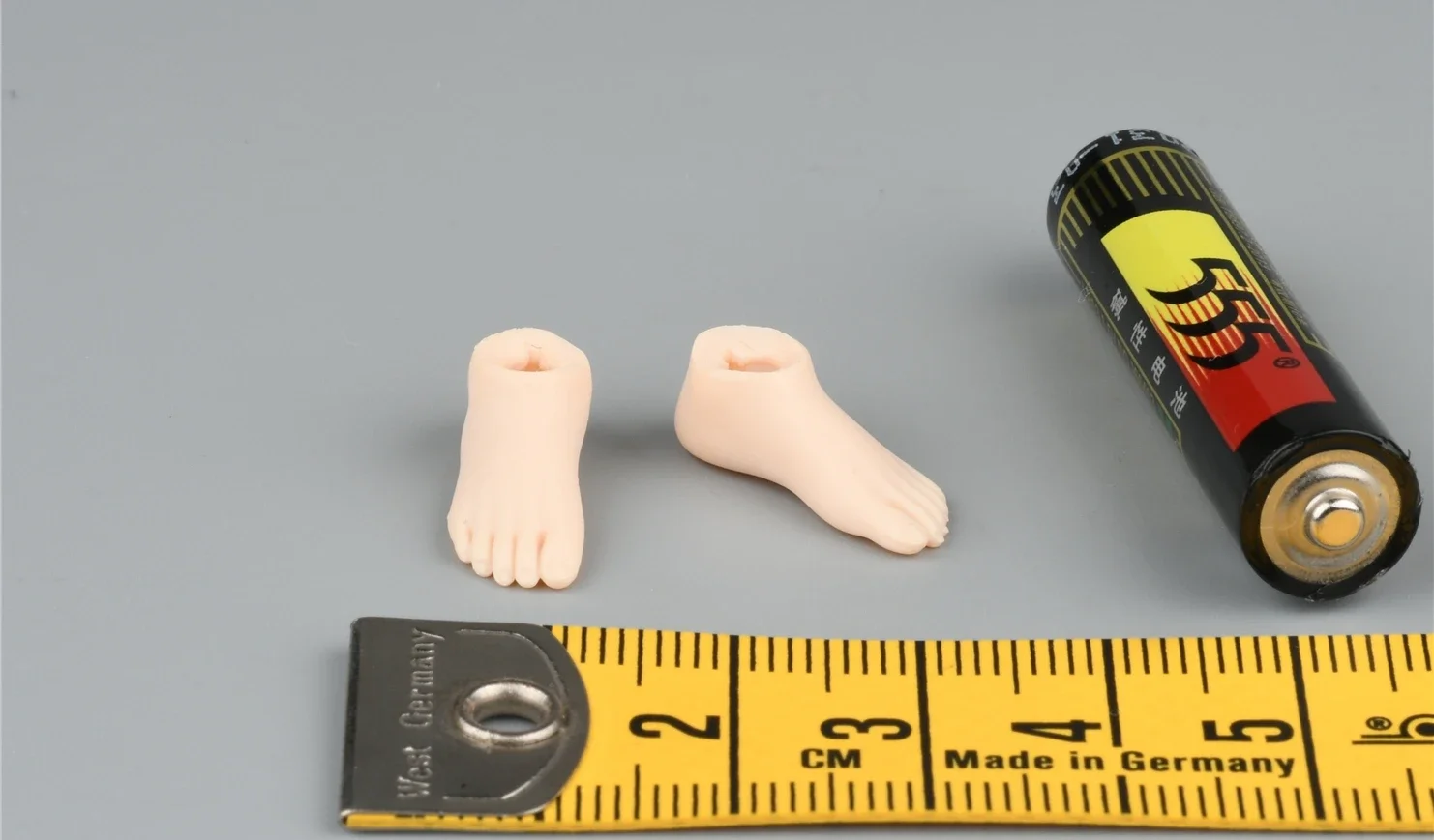 1/12 Scale Female Soldier White Skinned Flat Foot  Model for 6''  TBLeague T04A T05A