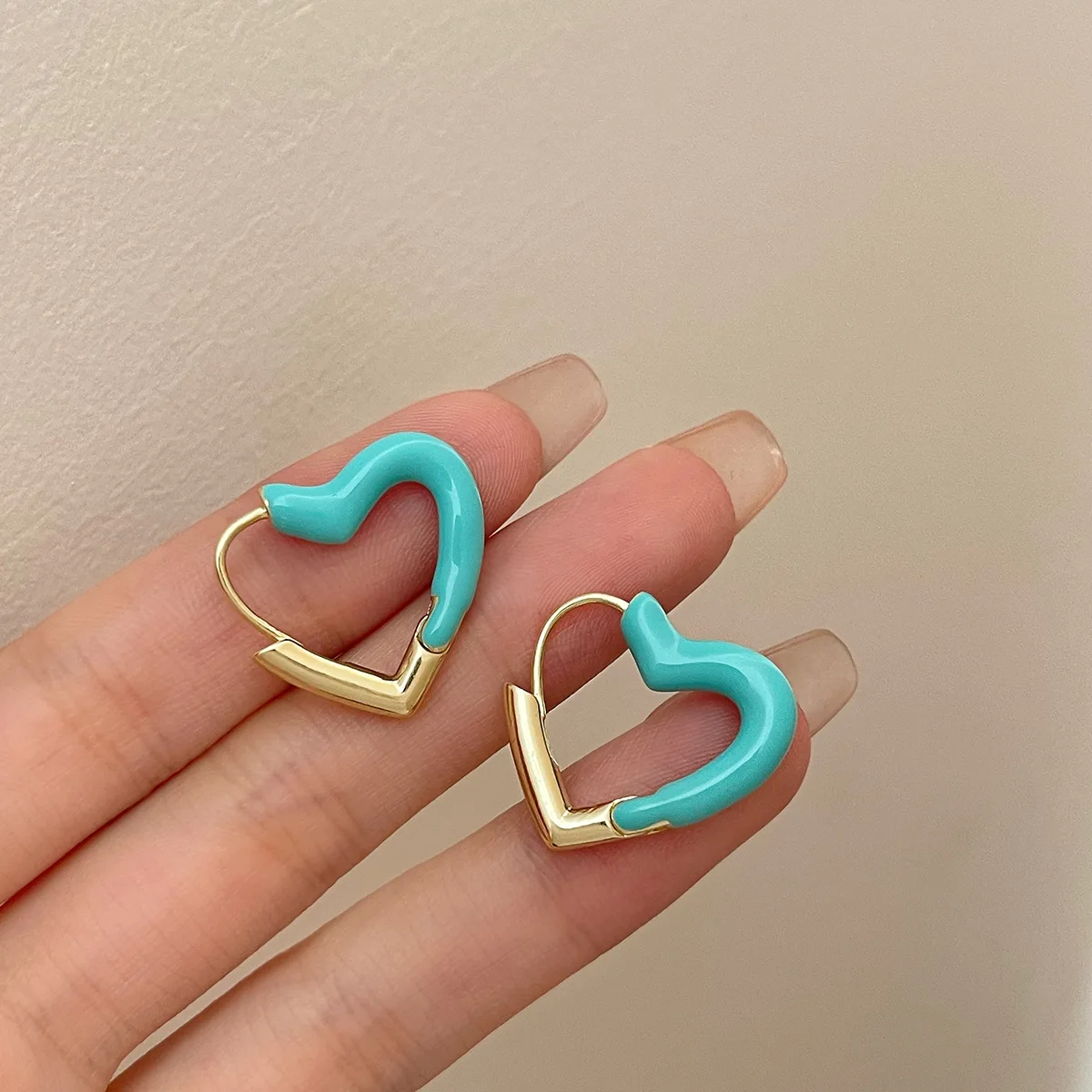 Female French Love Dropping Glaze Ear Buckle Earrings with Small Audience Design, High Sense Heart Earrings