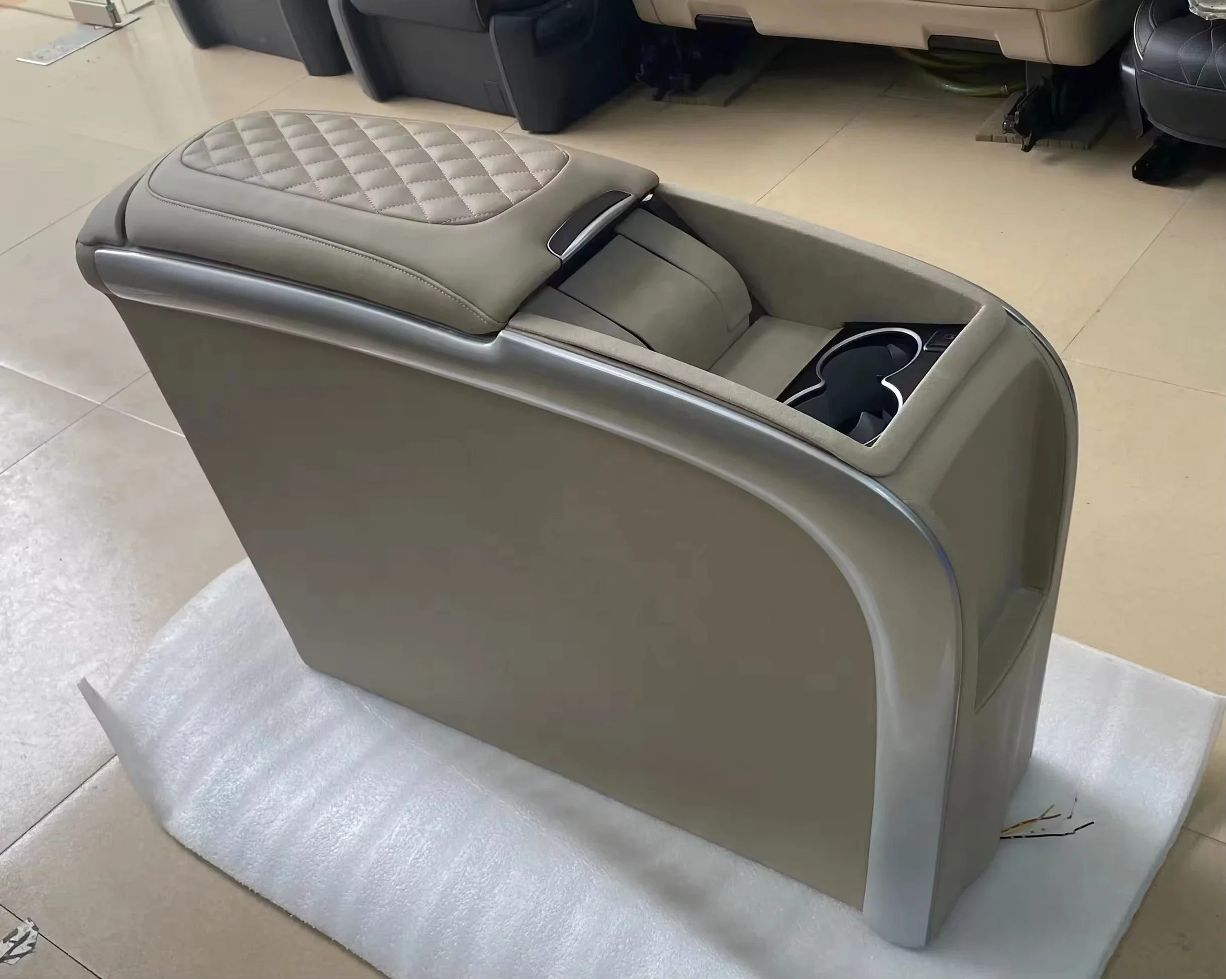 MPV Multifunctional Armrest Box Metal Suspension Seat Table Centerconole V Class/Vito/Metris/V260/V250 Sprinter Interior Kits