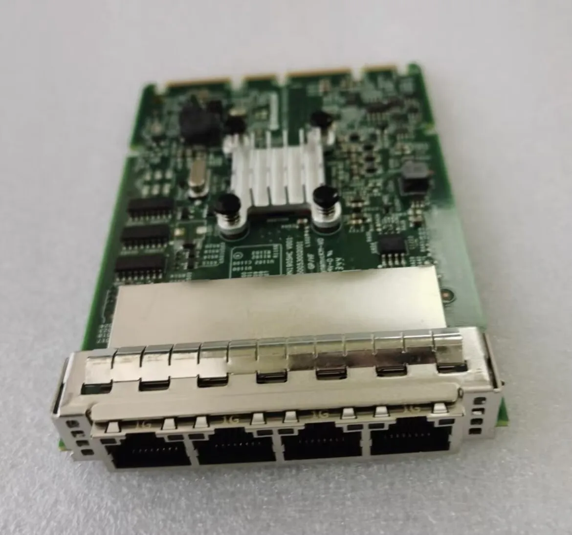 

ДЛЯ контроллера HP BCM5719 4x 1GbE OCP 3.0 Gen10 Plus Gen11 P51181-B21