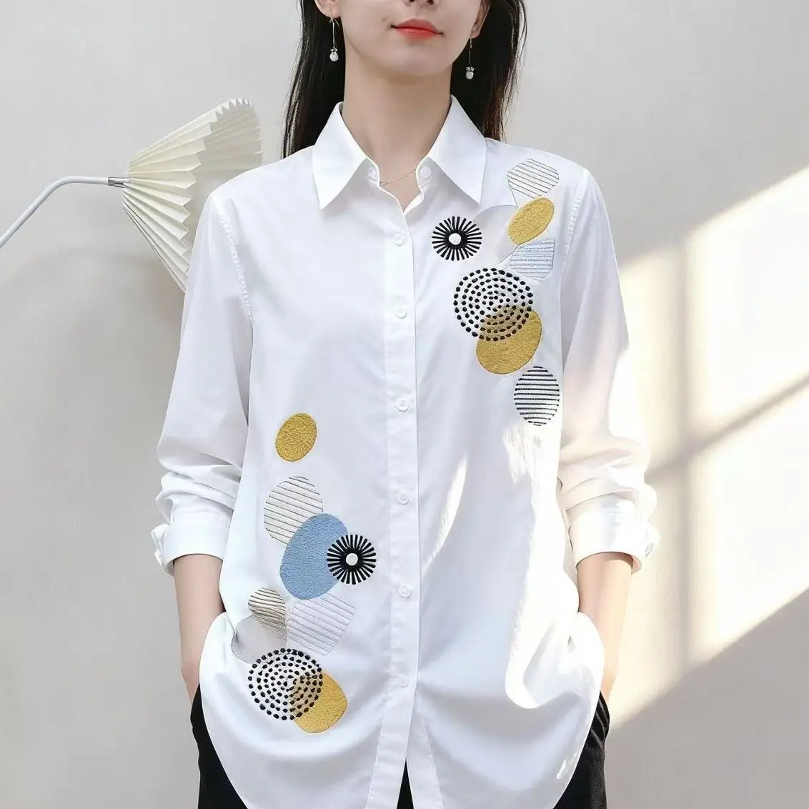 

Хлопковая одежда с вышивкой Ele, свободный крой, воротник средней длины, универсальный белый утюг для молодых женщин, поездок на работу Sle