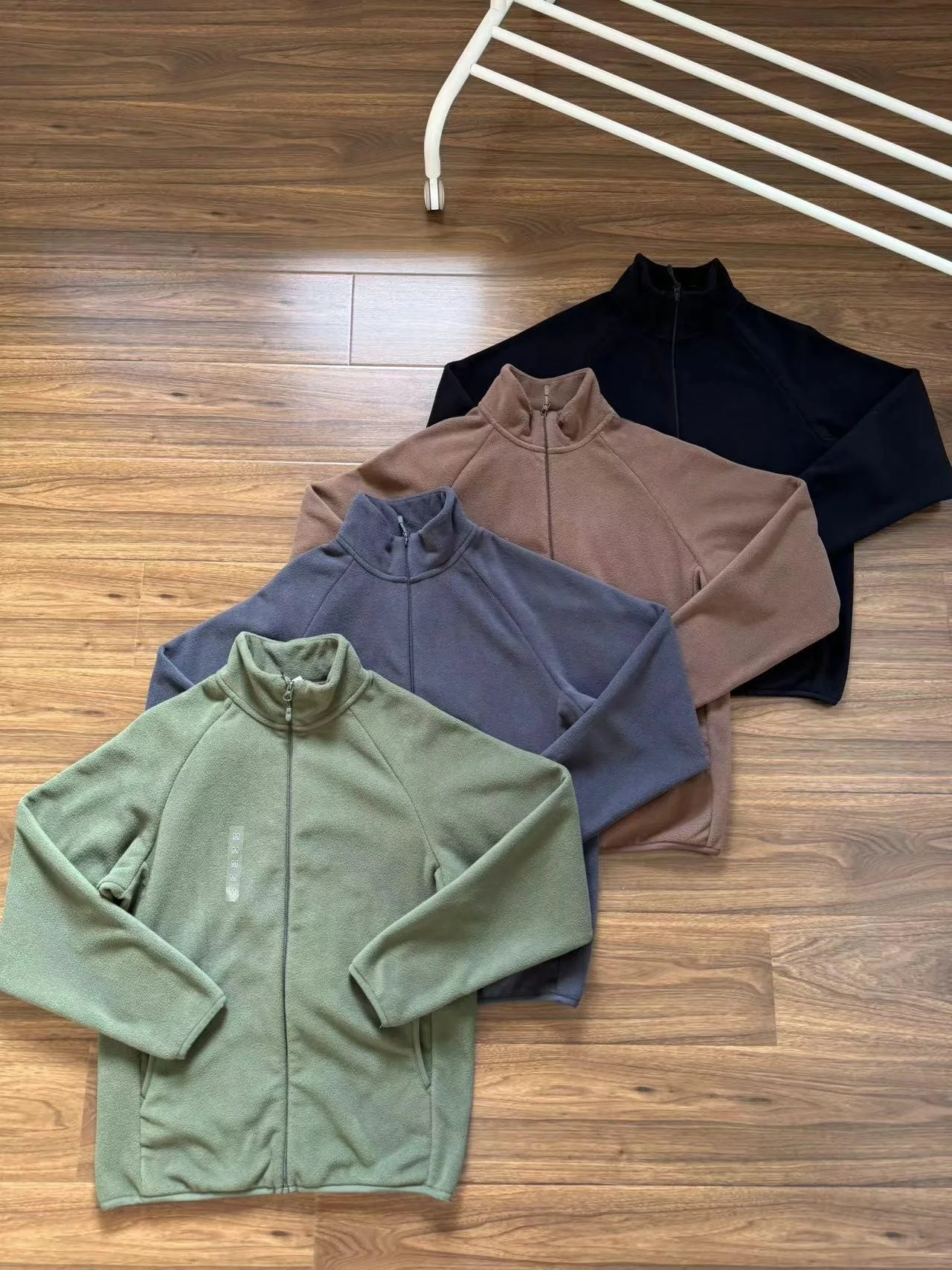 

Outdoor Autumn Winter Fce Lined Jaet Stand Collar Windproof Warm Hiking Mountain Climbing Zipper Decorated Stand Fit ...