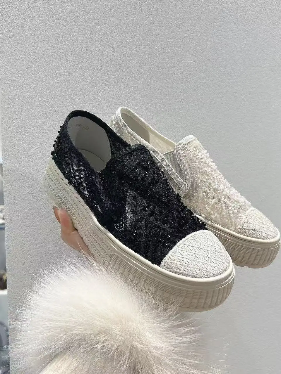 chaussure-de-peche-pour-femme-nouveau-style-2026-version-coreenne-respirante-en-maille-a-enfiler-a-semelle-plate-avec-dentelle-et-perles-tendance