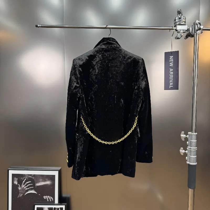 2025 الخريف المتخصصة مشبك معدني ثقيل سستة مطرز كم طويل المخملية السترة معطف المرأة ركاب الأعمال سترة سوداء