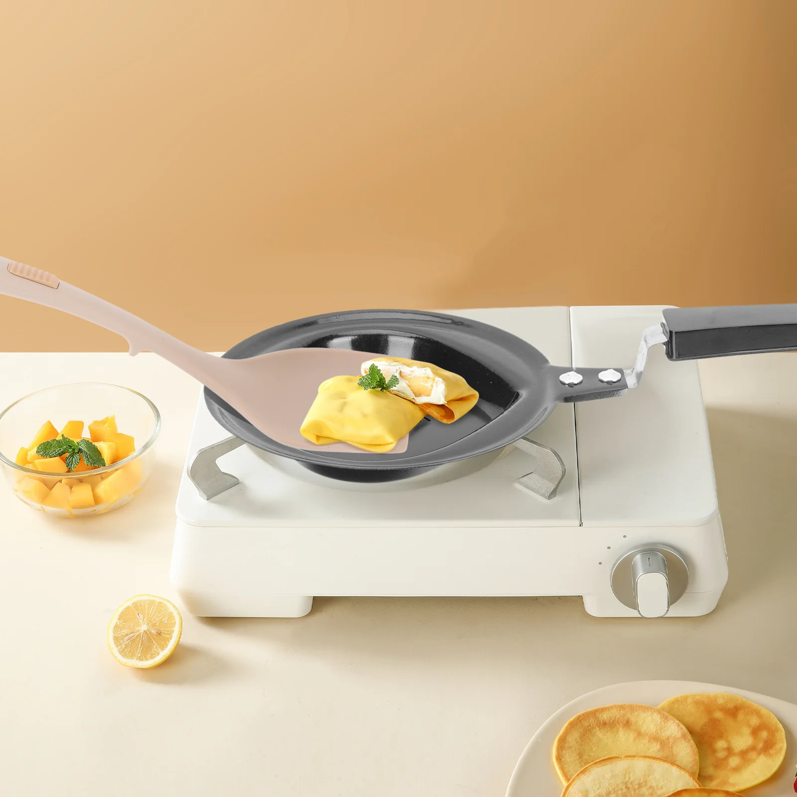 

Эргономичная силиконовая лопаточка с длинной ручкой и антипригарным покрытием, идеально подходящая для соучения сервировки пирогов, термостойкая лопаточка