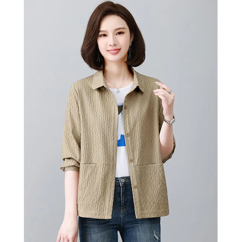 2024 Middle Aged Mother Long Sleeved Shirt Tops Spring And Autumn Female Leisure Outerwear New Ladies Solid Color Blouse Jackets