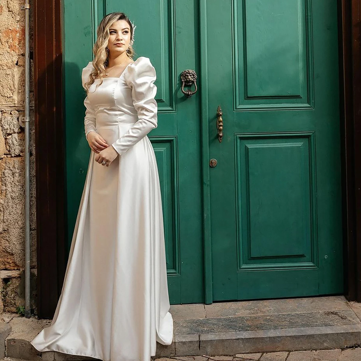 Robe de mariée en satin brillant à col carré et manches longues bouffantes, robe de patients simple et élégante, dos fermé, sur mesure, robe de mariée de ligne standard intégrée