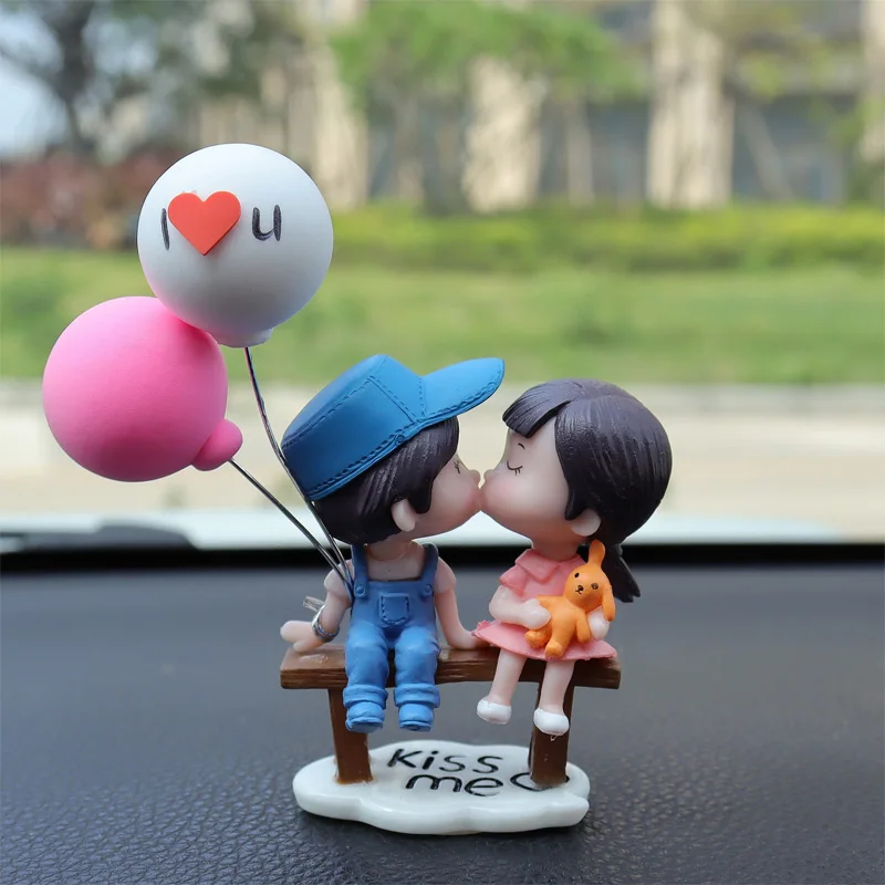 1pc Cartoon Couple Statue Ornament, Cute Kiss Balloon Figure Model, Auto Interior Decoration, Car Dashboard Figurine Accessories