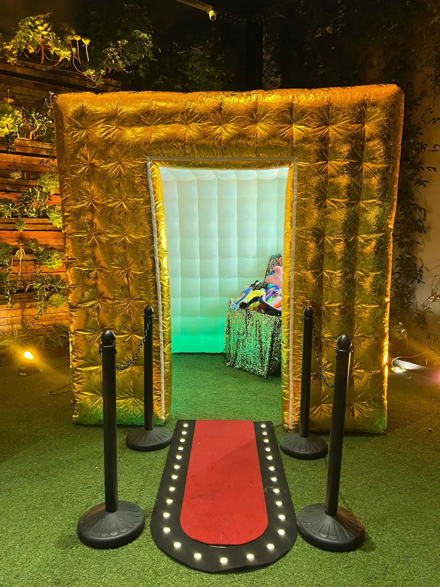 Golden Led Inflatable Photo Booth Enclosure 2 Doors With Air Blower Photo Booth For Party Wedding Event Decoration