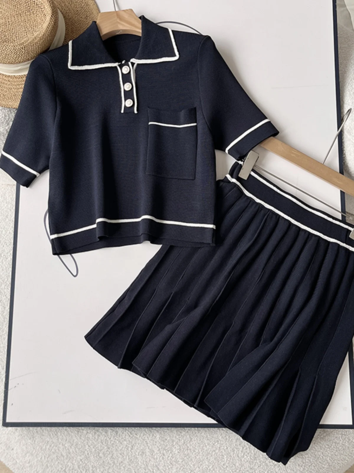 

Anti-Aging Wood Giant 800+ College Sle Color Blo Collar ort Knitted Top with Pleated Skirt Set Faionable Ensemble